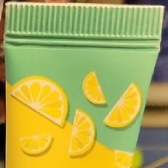 Elizabeth Mott Vitamin C Face Scrub New Tube 15ml - Picture 3 of 3